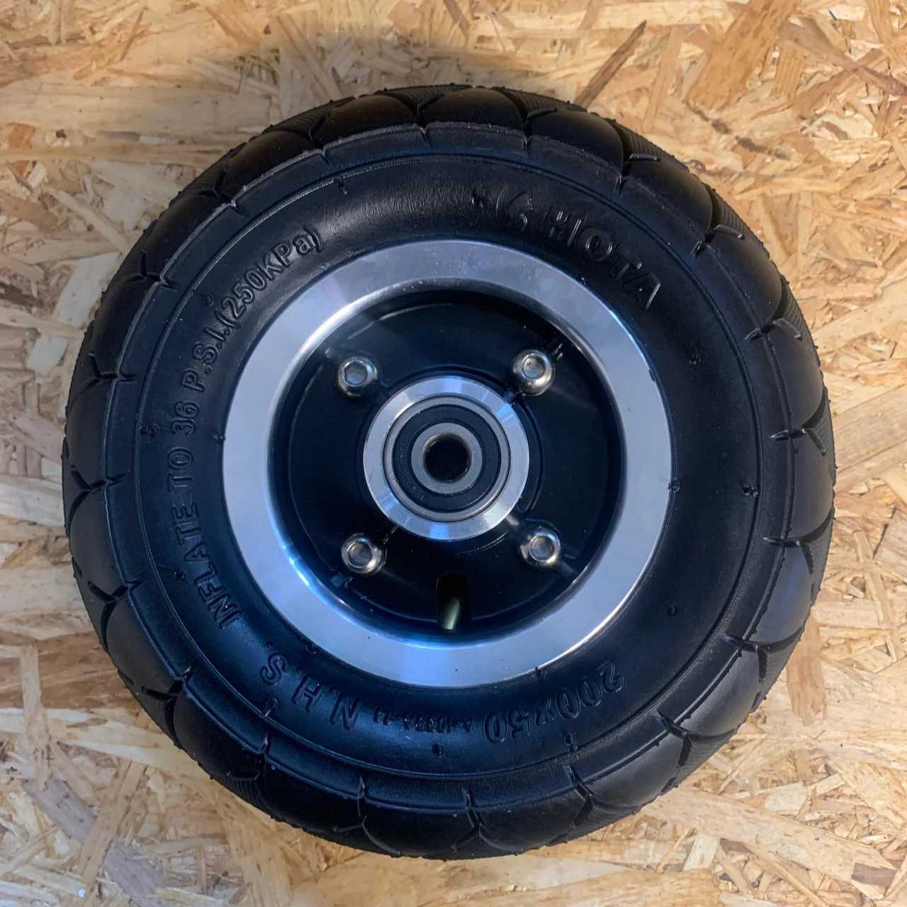 200x50 8" pneumatic electric scooter tyre & wheel - Image 2