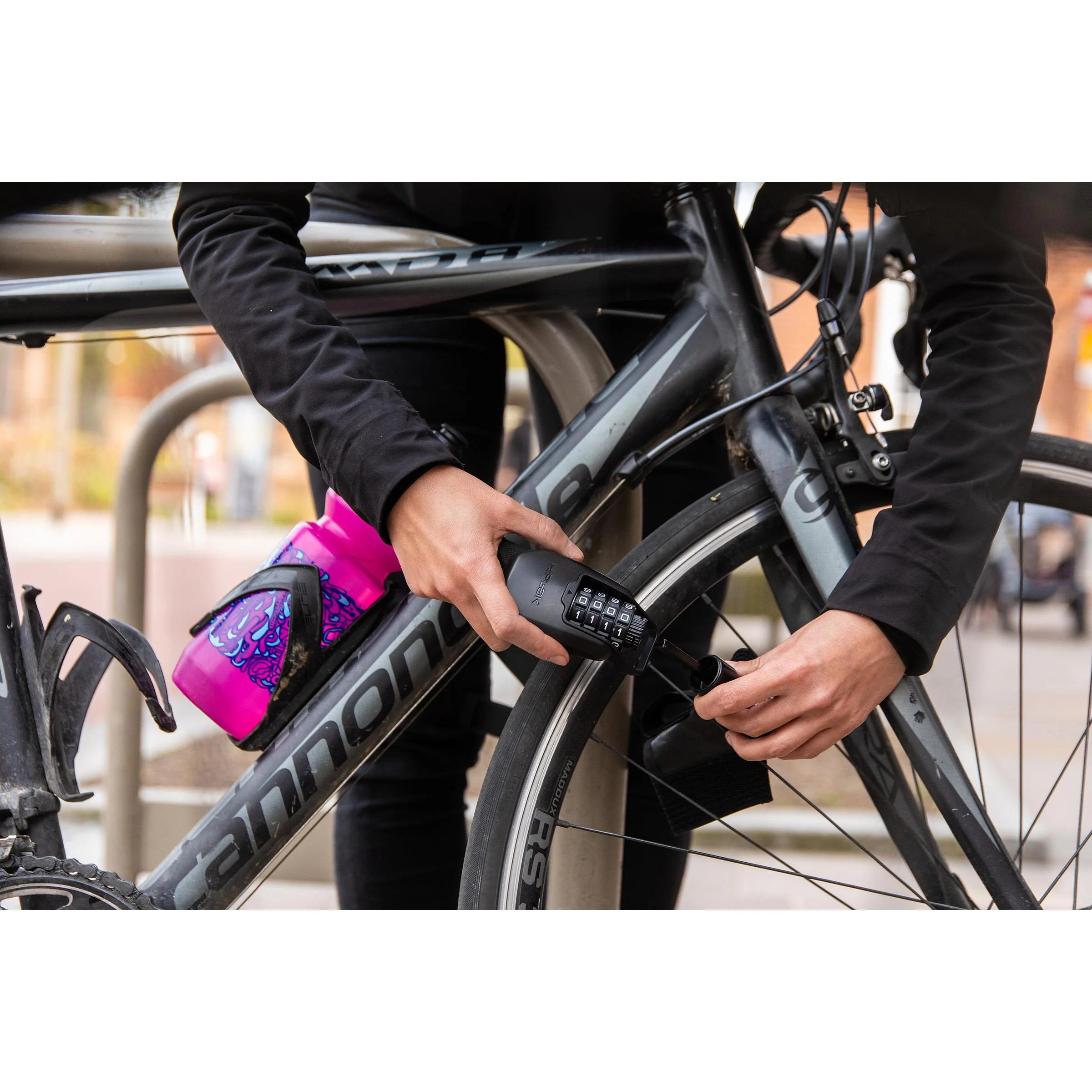 HIPLOK Spin wearable chain - Image 3