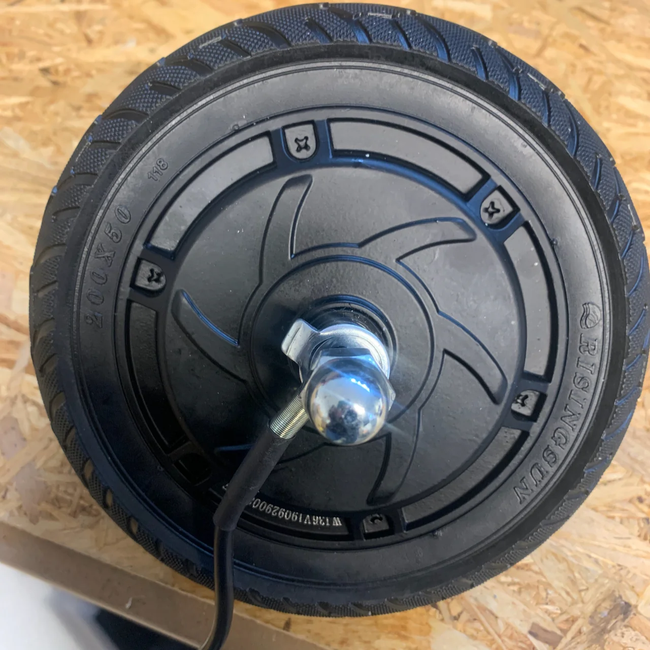 Joyor e-scooter 350W motor - Image 4