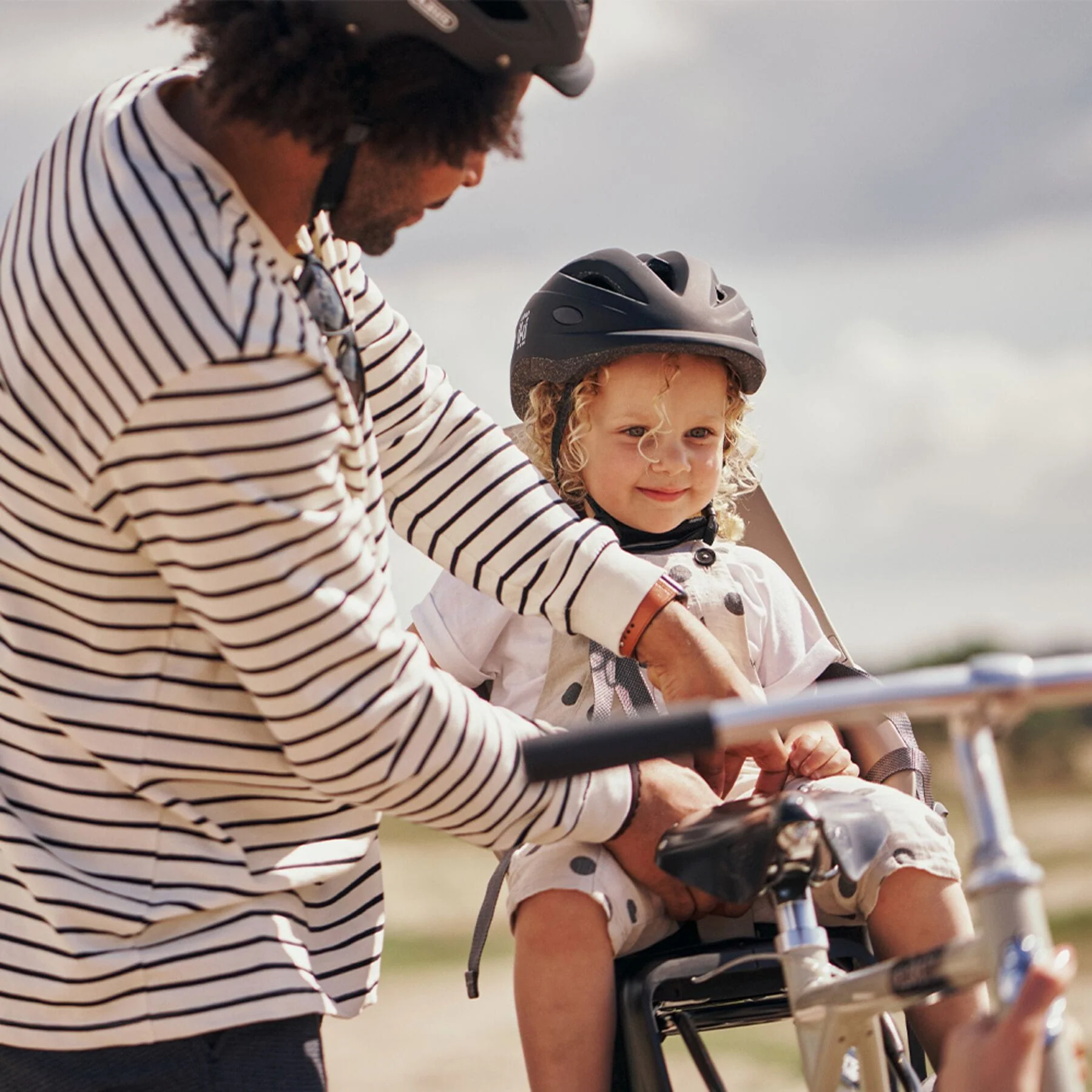 Urban Iki TA-KE rear child seat - frame mount - Image 5